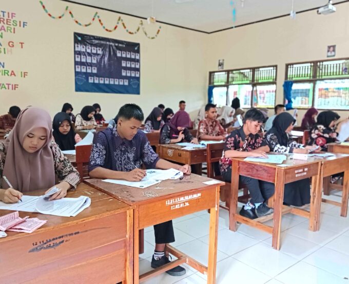 Hari Pertama ASAS (Asesmen Sumatif Akhir Semester) Gasal Berjalan dengan Tertib